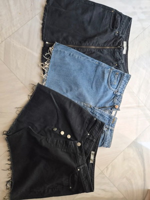 Pink Woman skirts pack of 3 like new, black and blue