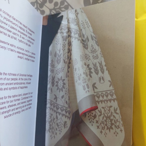 Latona square scarf 100% silk