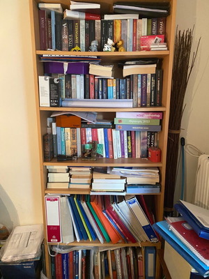 Bookcase used with 6 adjustable shelves