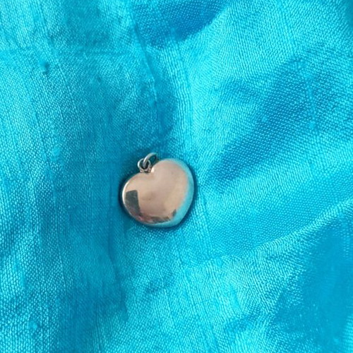 Heart metal pendant like new