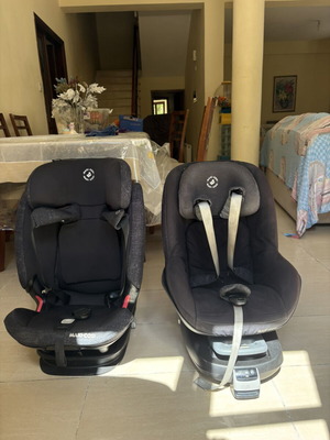 Maxi Cosi children car seats, set of 2