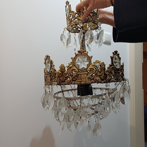 Chandelier with four lamps used