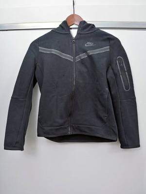 Nike Tech Fleece black jacket used, size 146 cm