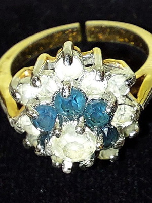 Women's fo bijoux ring used with blue and gold details, vintage design