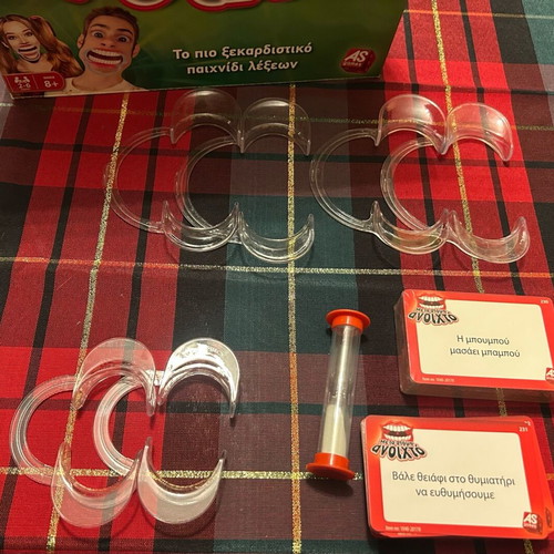 Board game Me anoichto to stoma like new