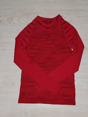 Thermal shirt 7-8 years like new, red