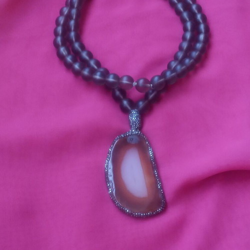 Vintage carnelian agate necklace with pendant and frosted beads