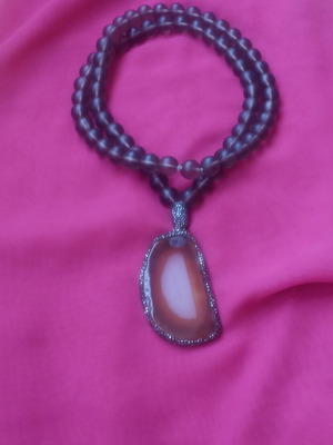 Vintage carnelian agate necklace with pendant and frosted beads