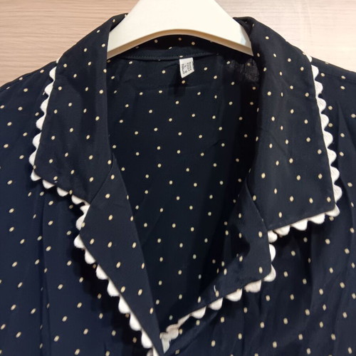 Women's shirt like new, thin, with buttons and collar