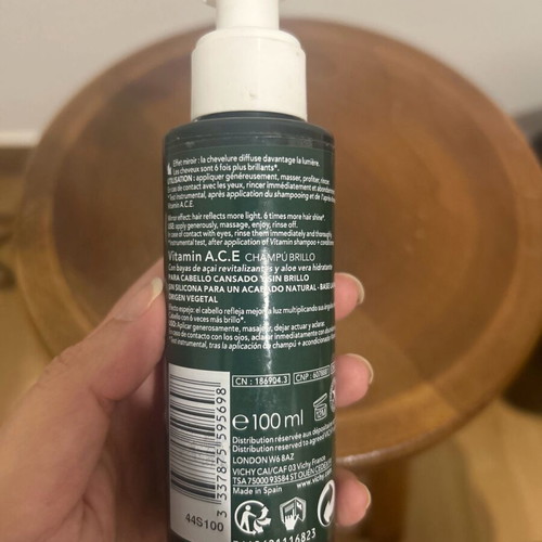 Vichy Dercos shampoo bottle 20 ml used, 20% content