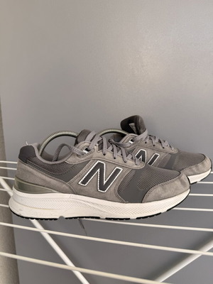 New Balance 880 sneakers size 42.5, grey
