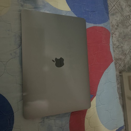 Apple MacBook Pro 13.3 Touch Bar i5 8GB RAM 256GB SSD used