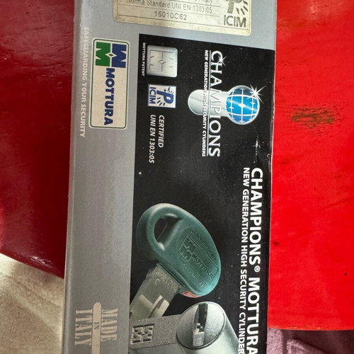 Security lock like new with 3 keys