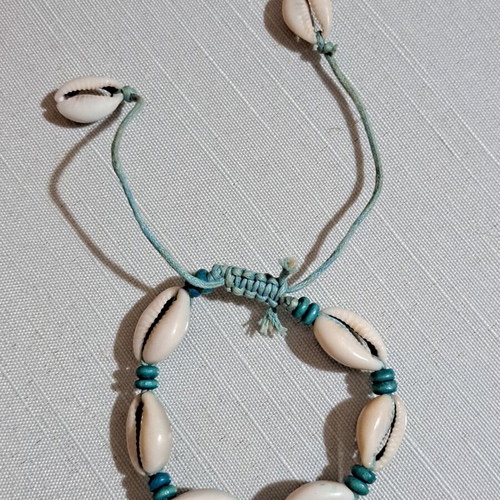 Bracelet set of 2 with shells
