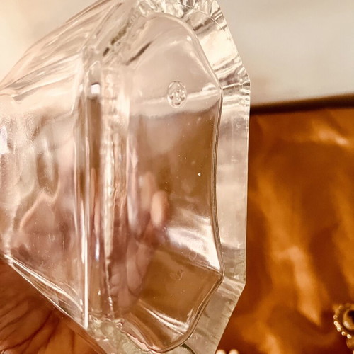 Vintage decanter like new, elegant and minimalistic