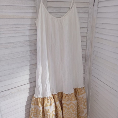 Nema dress small medium 100% cotton like new, white and gold