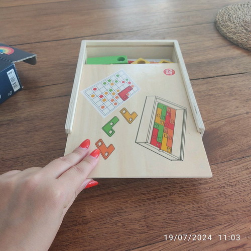Montessori wooden toy for 3+ years with geometric shapes like new