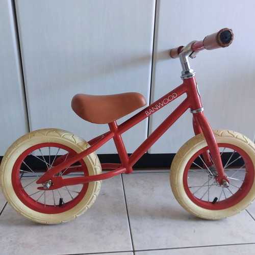 Banwood balance bike 12" like new, red steel frame