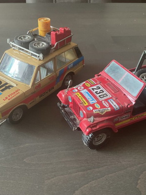 Burago метални колички Range Rover и Jeep CJ-7 употребявани
