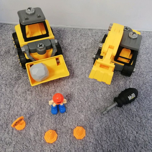 Toys package bulldozer and crane like new
