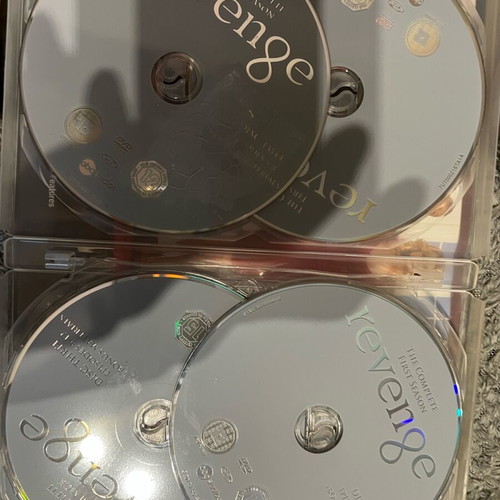Revenge Season 1 Boxset DVD used, in very good condition