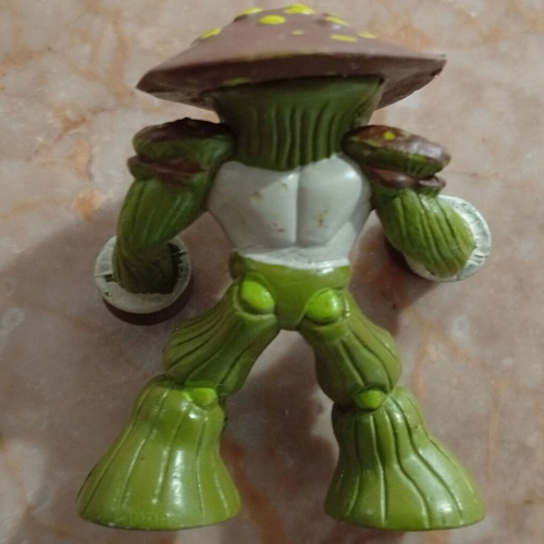 Giochi Preziosi Sporius figure from Gormiti Series 2, Forest Tribe