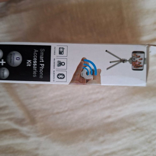 Selfie Bluetooth remote control white new
