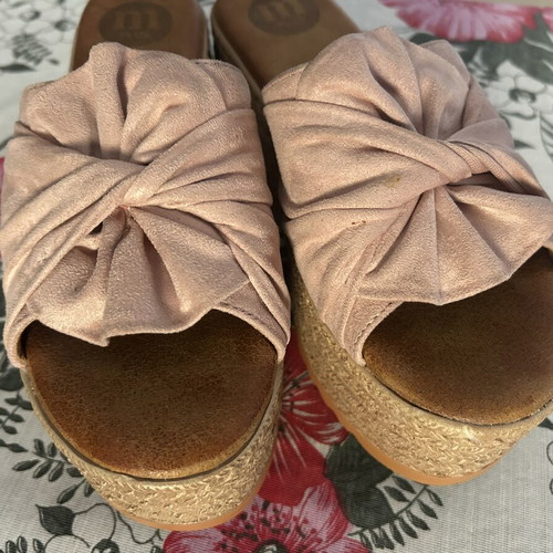 Slippers size 39 new, beige and pink