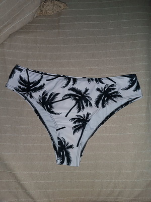 Shein bikini bottom like new with tropical black palm print