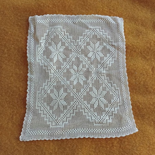 Vintage handmade filet doily 37x30 cm used