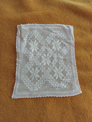 Vintage handmade filet doily 37x30 cm used