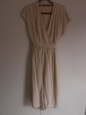 Linen dress size L Sinsay like new, beige midi with wrap neckline