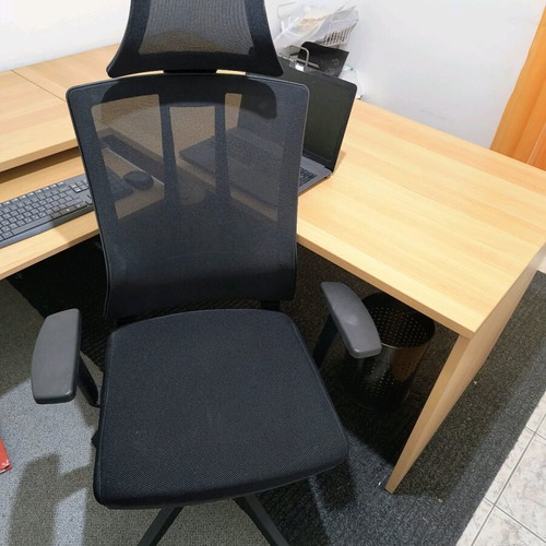 Corner desk with drawer and executive mesh chair like new