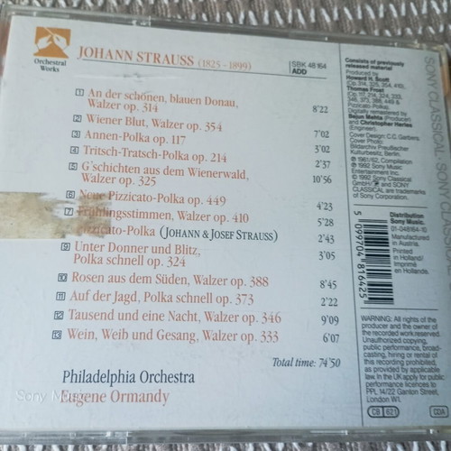 Essential Classics Johann Strauss CD like new, Viennese waltzes and polkas