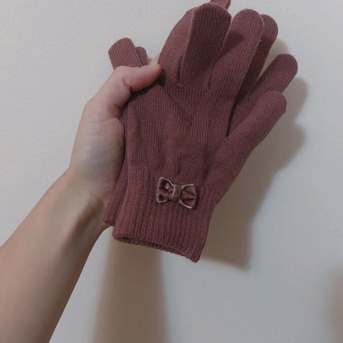 Warm women's gloves with bow like new