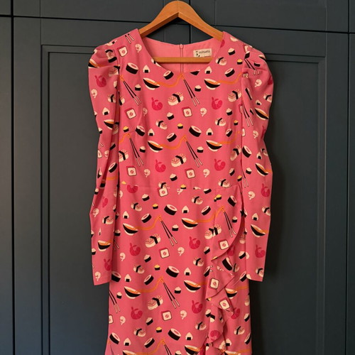 Minueto short dress pink with sushi pattern like new