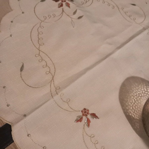 Embroidered runner new with beautiful design