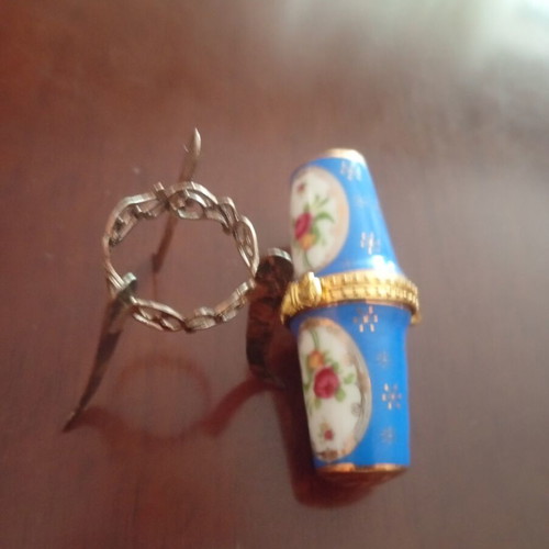 Porcelain thimble-shaped jewelry box used, vintage with bronze base