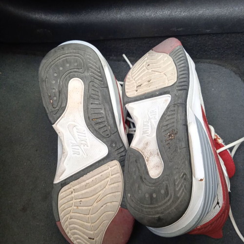 Αθλητικά παπούτσια Nike Air νούμερο 38 σαν καινούργια, άσπρα και κόκκινα