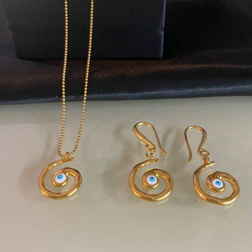 Handmade necklace and earrings set gold color, new