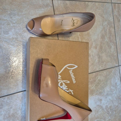 Christian Louboutin nude peep-toe pumps used, size 37.5