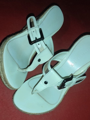 Burberry white patent leather platform sandals like new