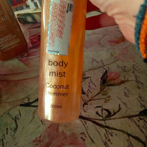 Body Mist Shimmer Coconut 200ml New