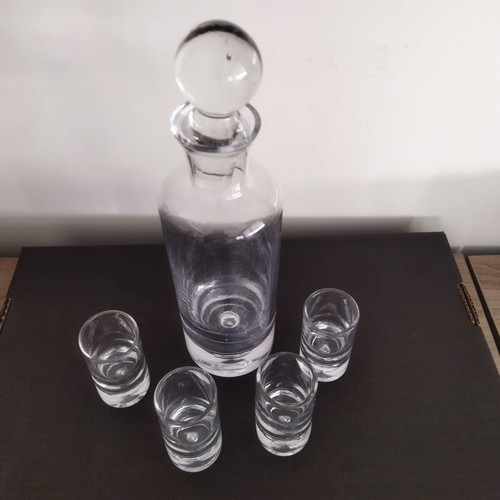 Liqueur bottle set with 4 glasses new, glass
