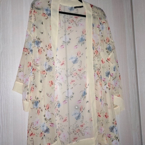 Kimono used with floral pattern