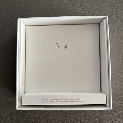 Huawei FreeBuds 5 headphones like new, wireless charging case