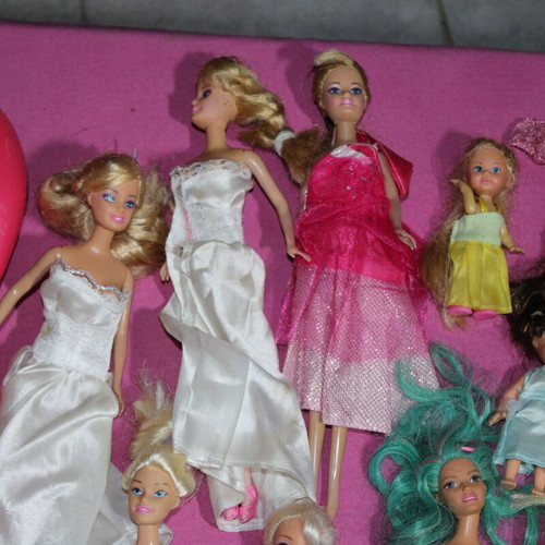 Dolls and small toys used, pack N11