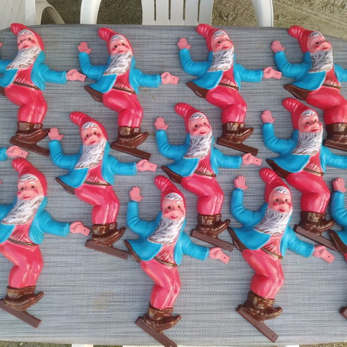 Decorative garden gnomes for fence, new, pack of 5 pieces