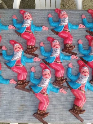 Decorative garden gnomes for fence, new, pack of 5 pieces