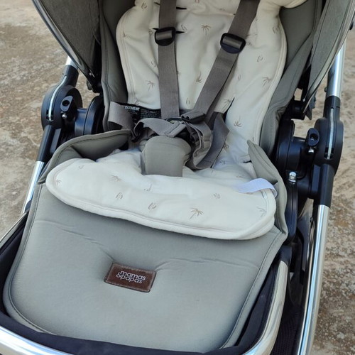 Mamas and Papas Ocarro stroller like new, suitable from newborn to 22 kg